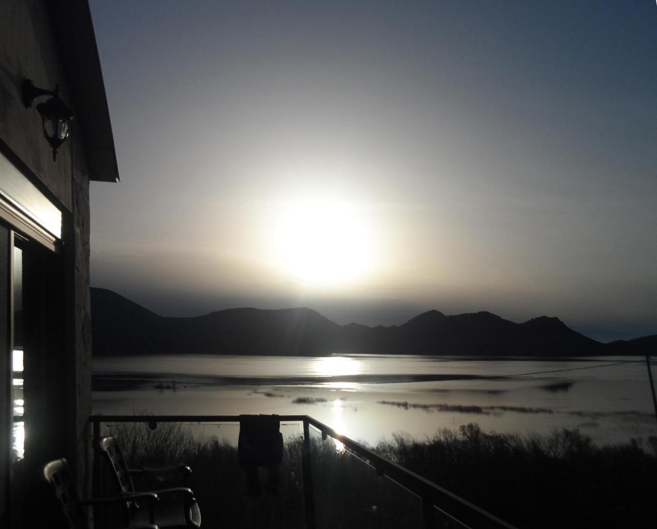 Haustor With Skadar View בית נופש *