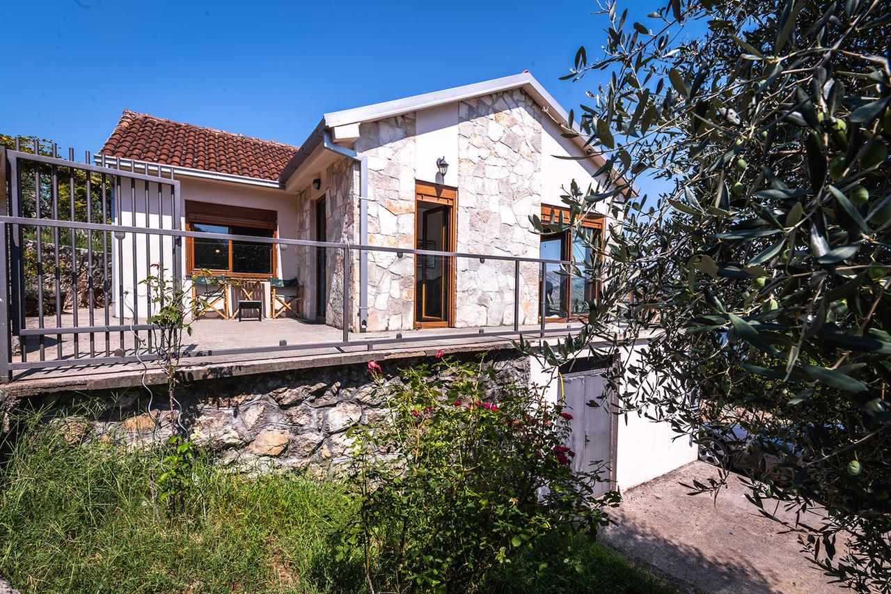 Haustor With Skadar View *